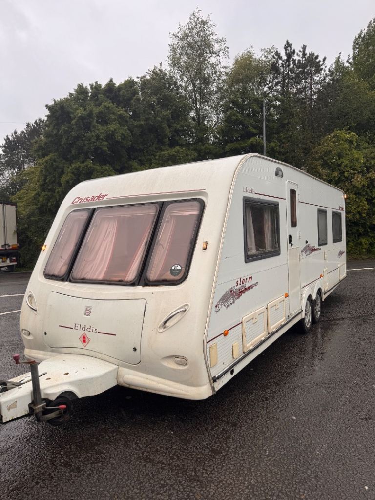 Elddis Crusader storm4 berth fixed bed