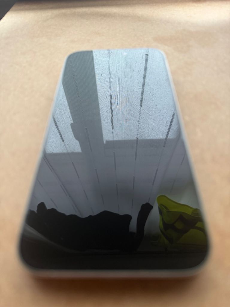 USED: iPhone 15pro White Titanium 256GB 99% Battery Health