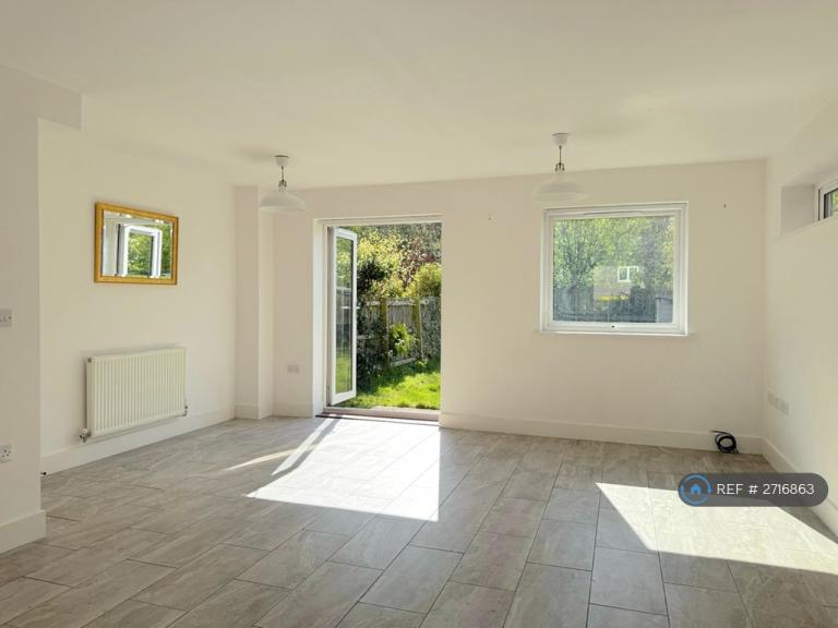 3 bedroom house in Tynemouth Pass, Gateshead, NE8 (3 bed) (#2716863)