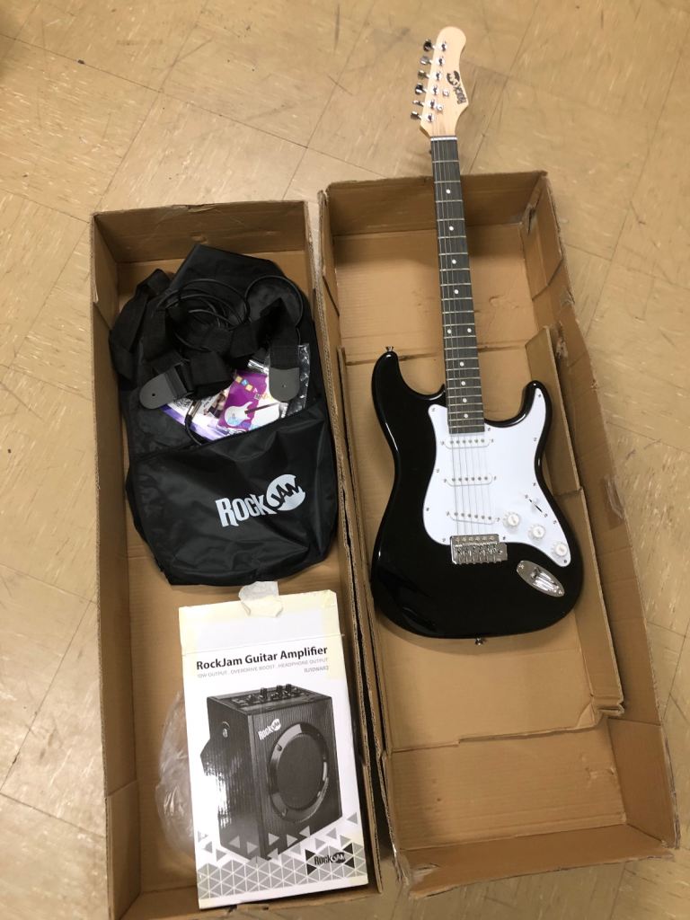Electric Guitar Starter Kit – RockJam RJEG02 + Amp – Full Set £65