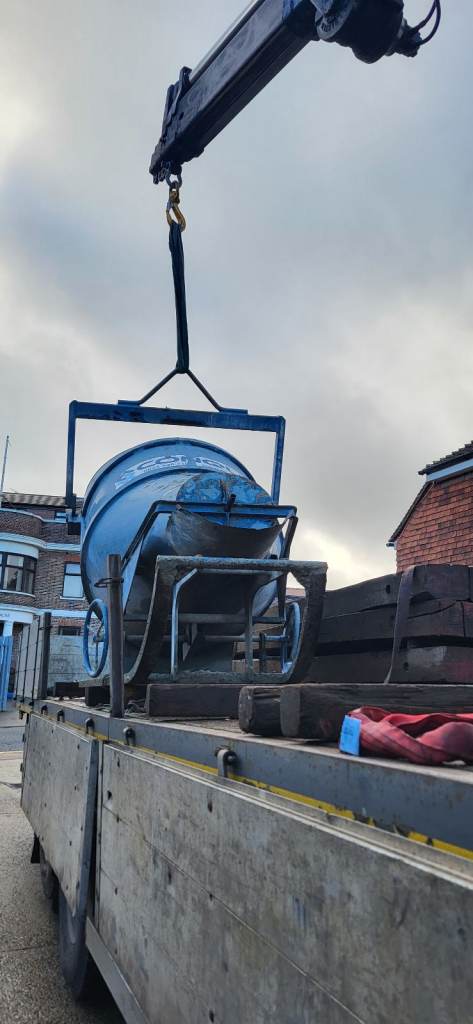 Kent lorry crane lifting 