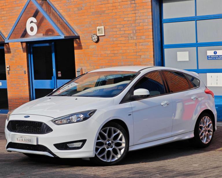 2018 Ford Focus 1.0T EcoBoost ST-Line Euro 6 (s/s) 5dr HATCHBACK Petrol Manual