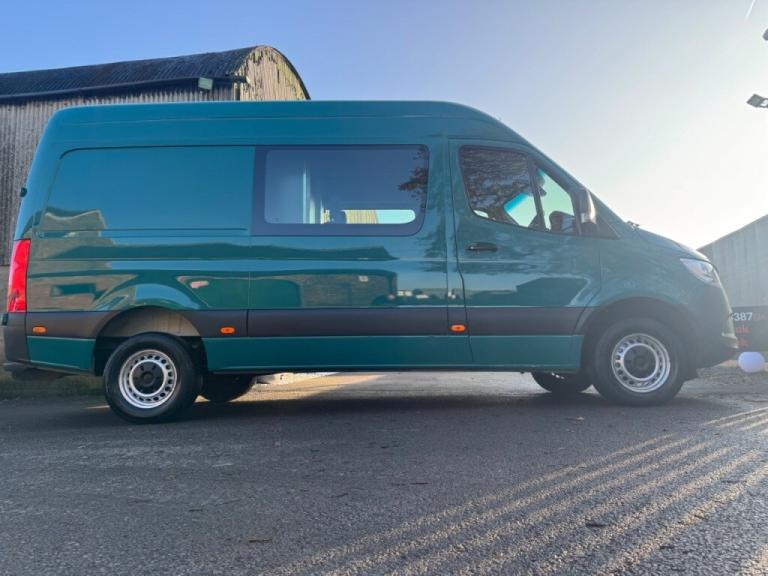  Mercedes-Benz Sprinter SPRINTER 2.1L 314CDI 3.5t H2 L2 RWD WINDOW COMBI CREW