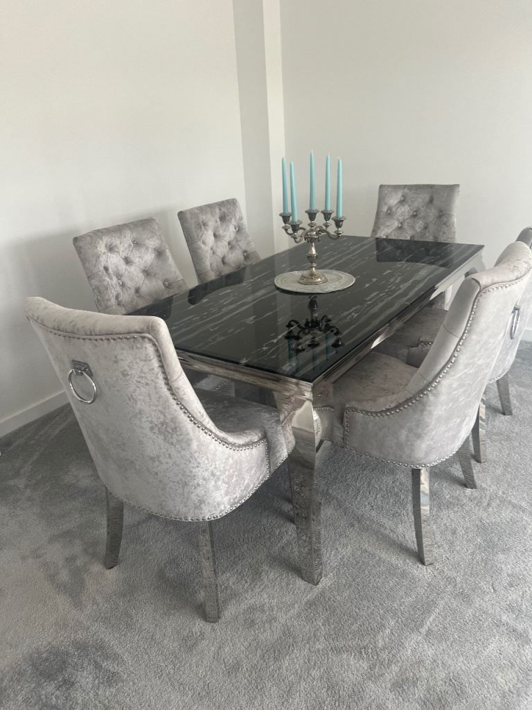 Stylish Dining Table with 6 Velvet Chairs – Good Condition