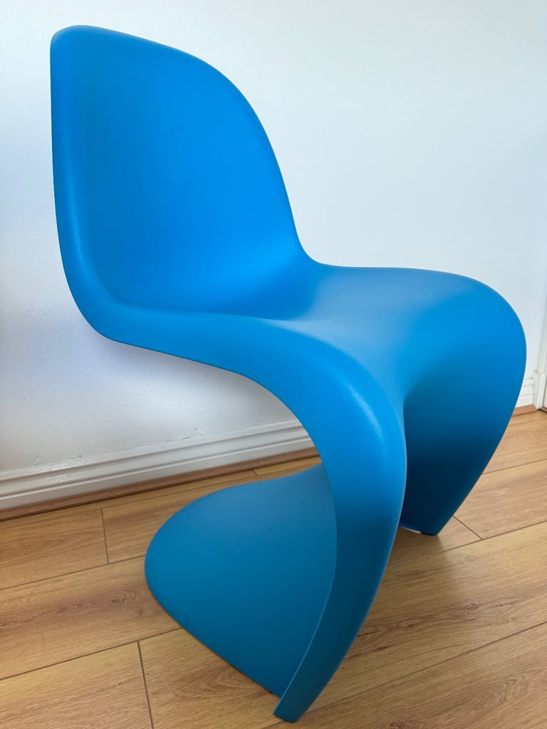 Panton S-Chair, manufactured by Vitra