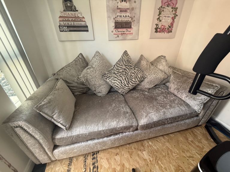 Mint dfs sofa