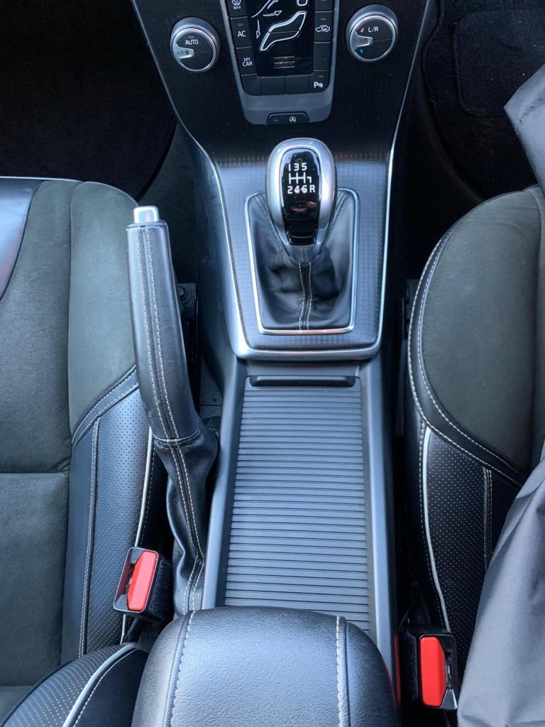 2016 Volvo V40 D2 [120] R DESIGN Nav Plus 5dr HATCHBACK DIESEL Manual