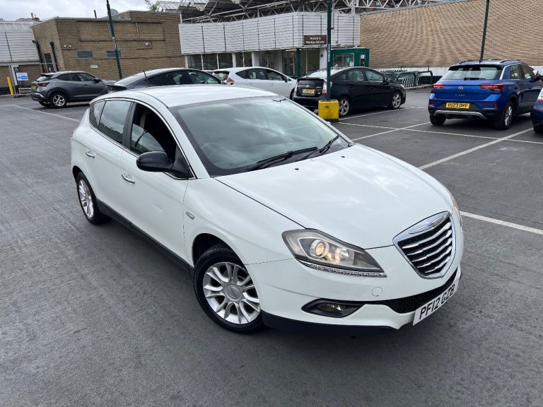 Chrysler, DELTA, Hatchback, 2012, Manual, 1368 (cc), 5 doors