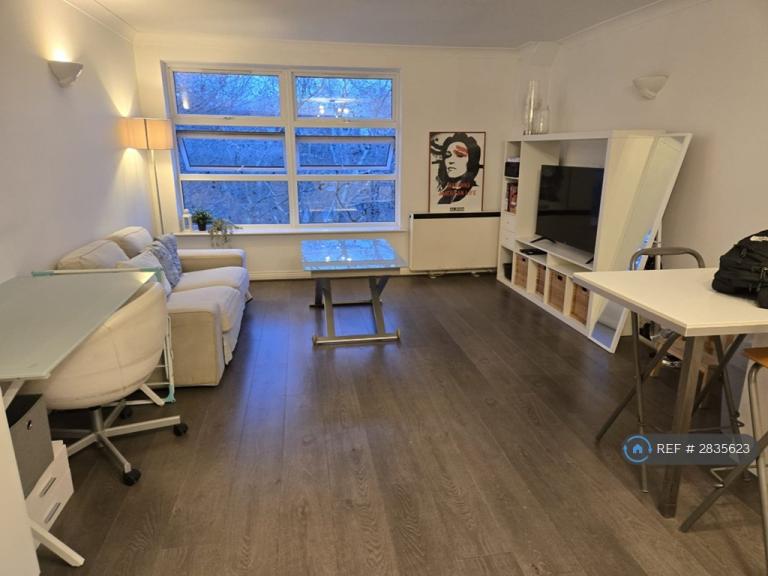 2 bedroom flat in Burrhill Court, London, SE16 (2 bed) (#2835623)