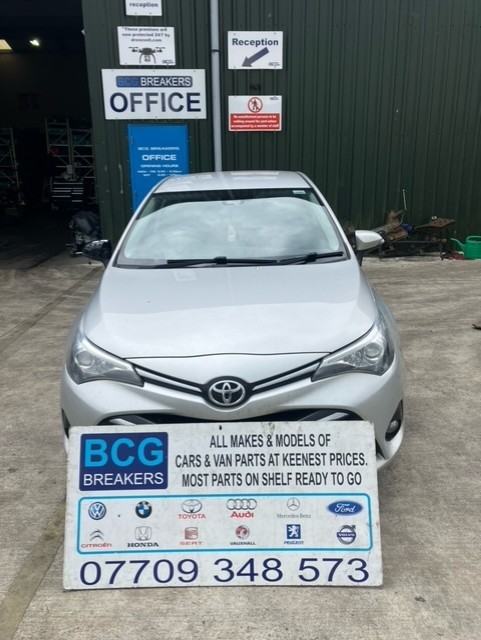 2017 toyota avensis parts breaking bcg 