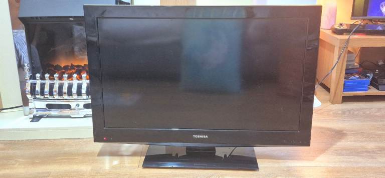 Toshiba 32” LCD TV (Model: 32BV702B)