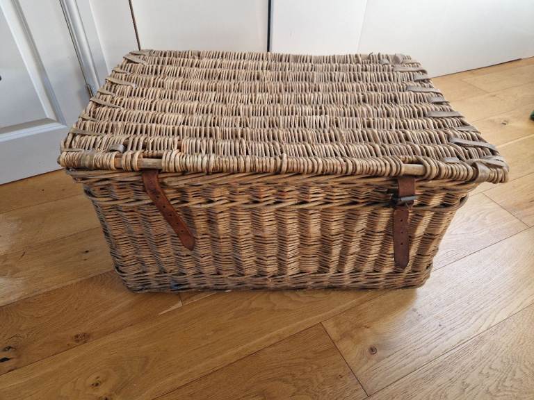 Large Wicker Basket Trunk