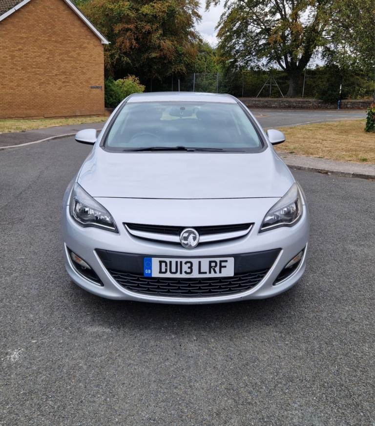 VAUXHALL ASTRA,SRI Hatchback, 2013, Manual, 1398 (cc), 5 doors