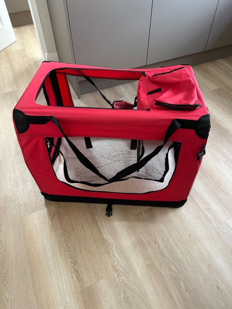 Travel dog crate