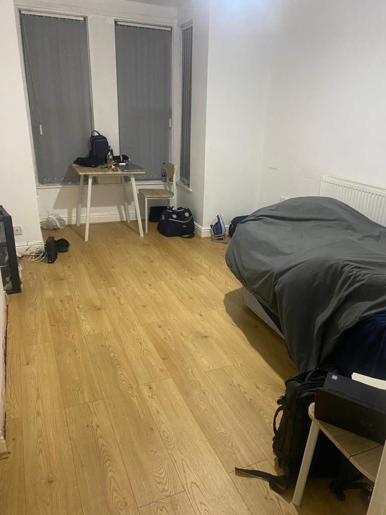 Flat self contained furnished Ls8 benefit welcome