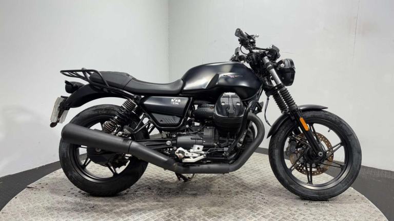 Moto Guzzi V7 853 STONE 2022 PROJECT BIKE SPARES OR REPAIR RETRO ROADSTER