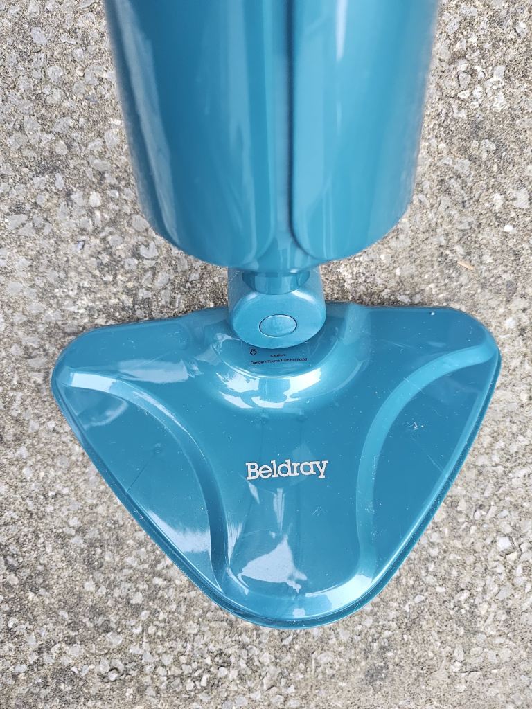 Floor steamer