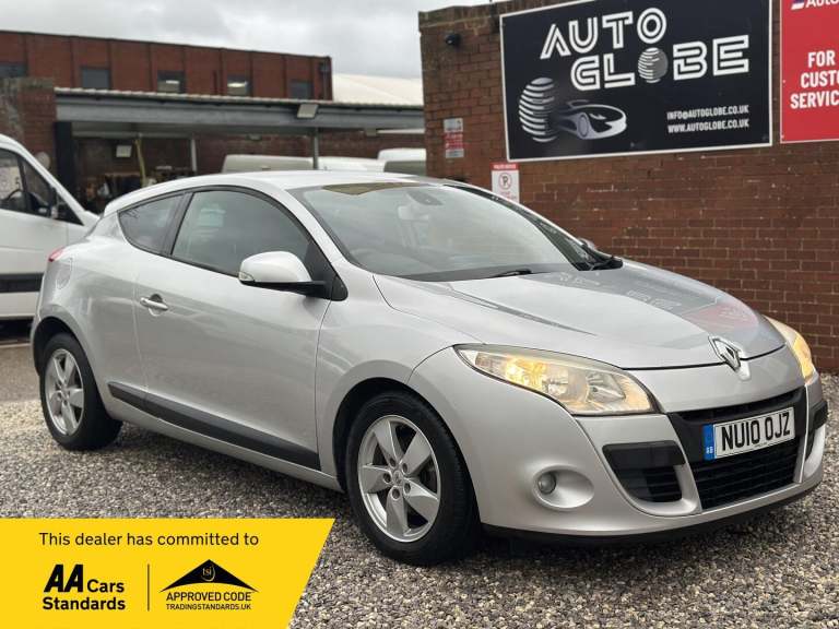 2010 Renault Megane 1.6 16V Dynamique TomTom Euro 5 3dr COUPE Petrol Manual
