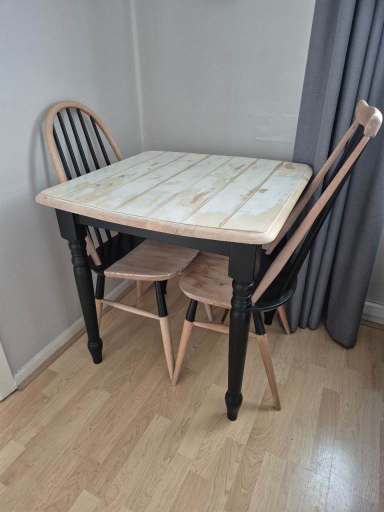 Table and 2 chairs