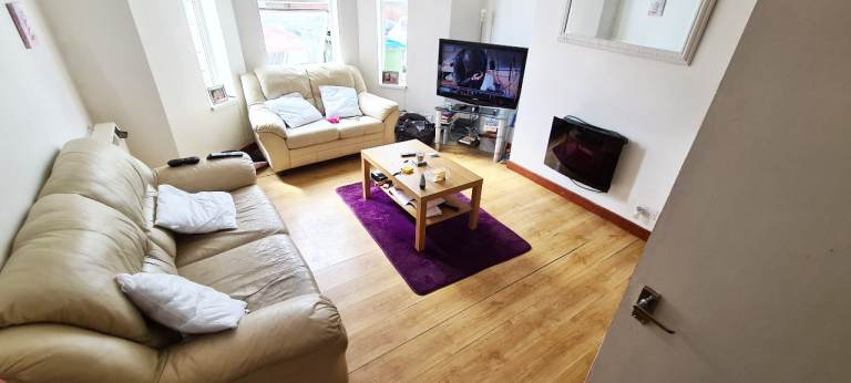 1 Bed Flat - Shirley - Parking - Available November 2026