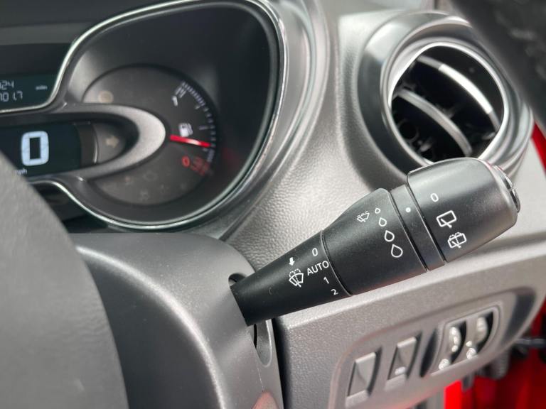 2018 Renault Captur 1.5 dCi ENERGY Iconic Euro 6 (s/s) 5dr HATCHBACK Diesel Manual