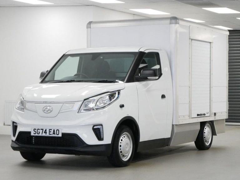 2025 MAXUS EDELIVER 3 52.5 KWH MEDIUM 122 BHP BOX VAN AUTOMATIC ( TAIL-LIFT )
