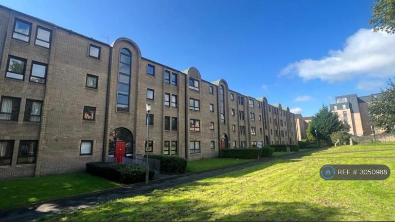 1 bedroom flat in Overnewton Square, Glasgow, G3 (1 bed) (#3050988)