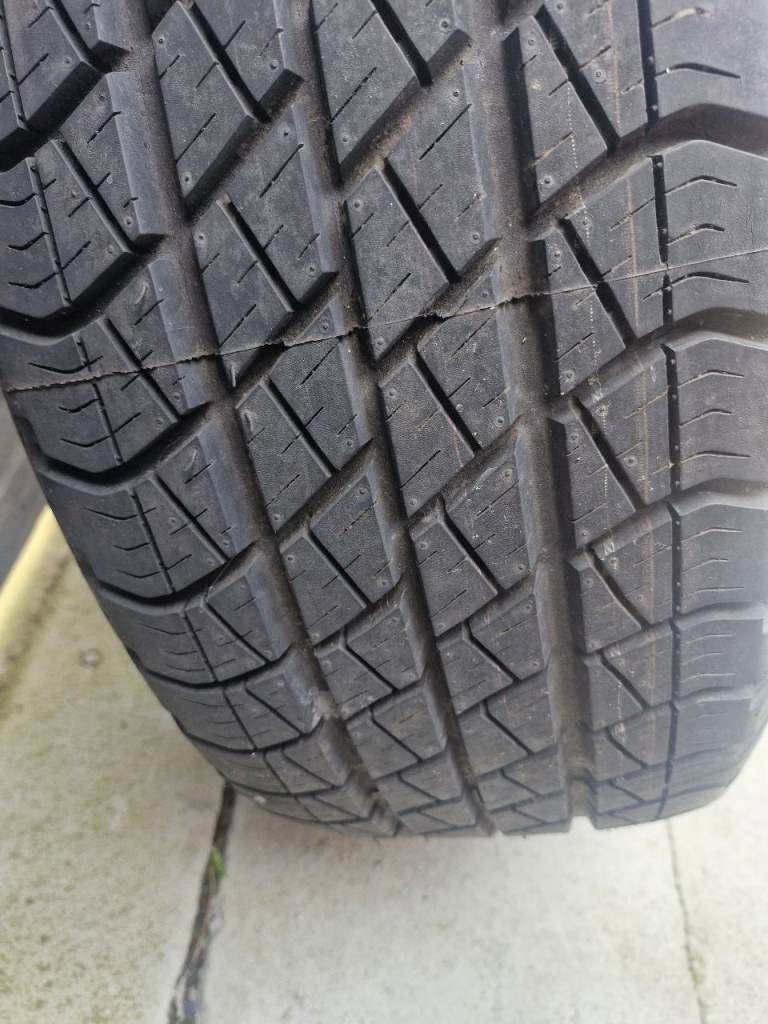Discovery 2 wheel and brand new tyre 