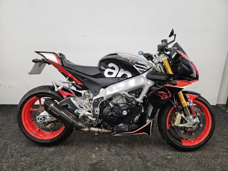 APRILIA TUONO V4 1100 FACTORY ** VALVE CLEARANCES - COBRA EXHAUST - TAIL TIDY **