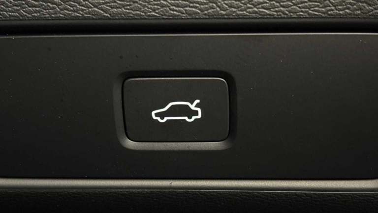 2025 Volvo EC40 Single Motor Extended Range 78kWh Plus SUV 5dr Electric Auto (252 ps) ESTATE Elec...