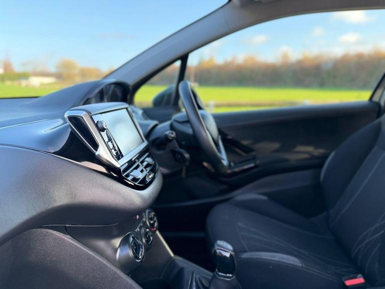 2014 Peugeot 208 1.2 VTi PureTech Active Euro 5 3dr HATCHBACK Petrol Manual