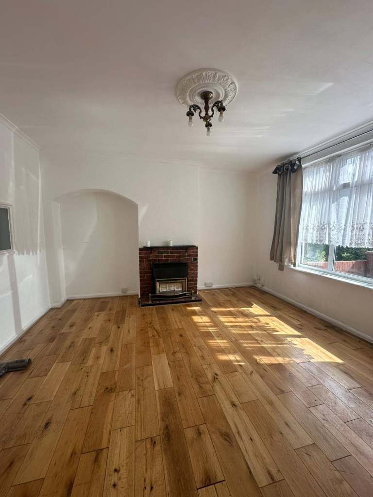 A very nice 2 bed terraced house to rent on Fitzstephen Road, Dagenham RM8