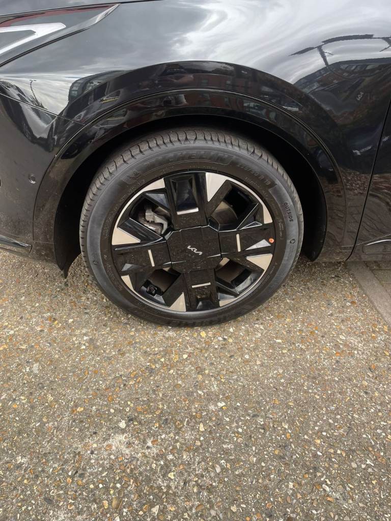 Set of 4 Kia Sportage NQ5 19” Alloy wheel