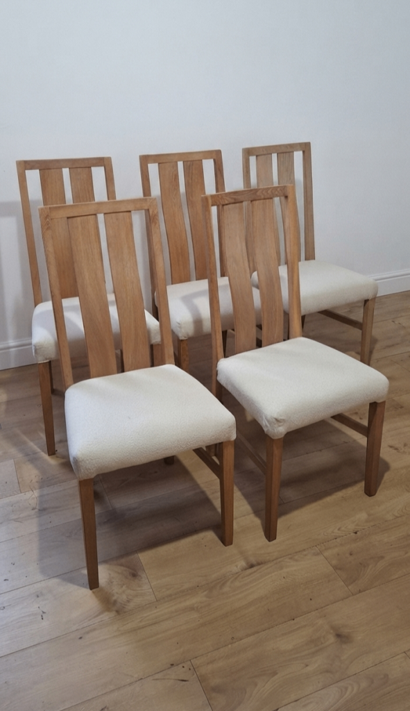 x5 Solid Wooden Dining Chairs (£15 EACH) (SAME DAY DELIVERY AVAILABLE)