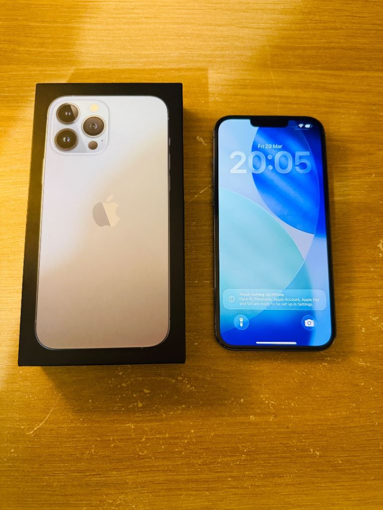 iPhone 13 PRO MAX / IMMACULATE CONDITION / UNLOCKED !