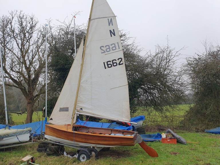Wooden Sailing Dinghy with Trailer – Good Condition