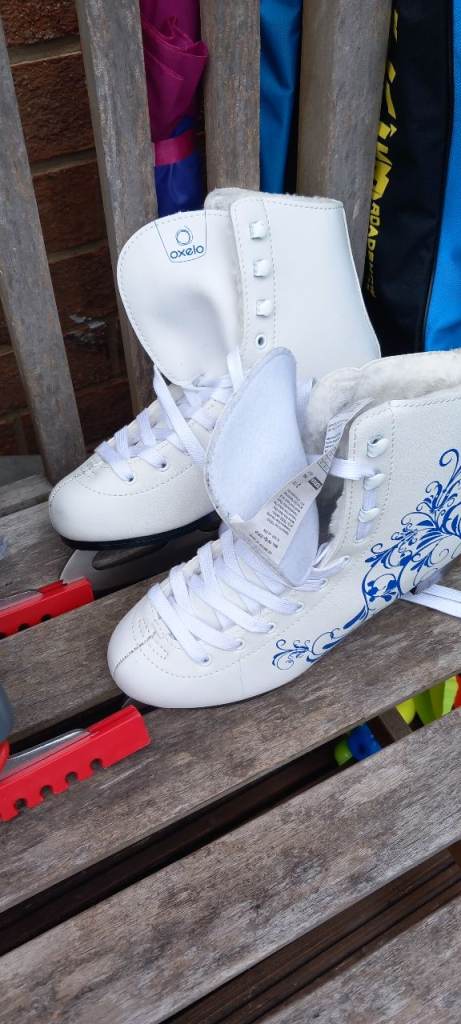 GRAF White Ice Skates with Blue Detail – Good Condition