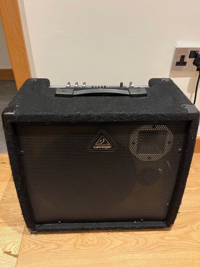 Behringer Ultratone K900FX 90 watt Keyboard, Guitar or PA Amp