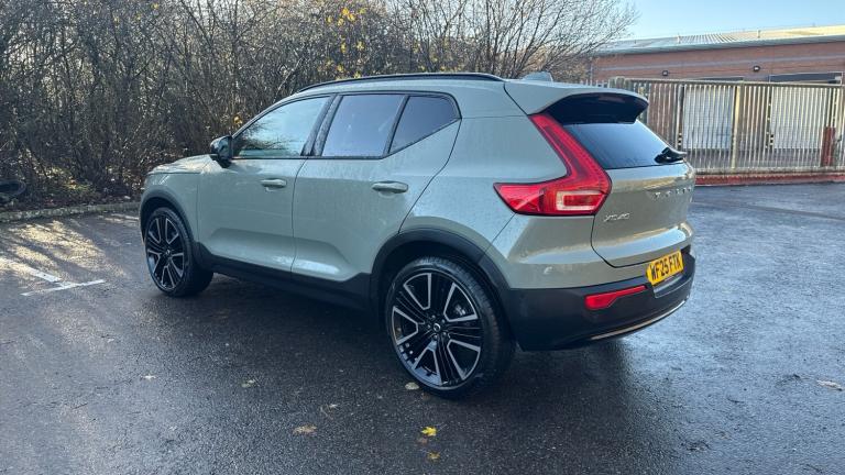 2025 Volvo XC40 2.0 B4P Ultra Dark 5dr Auto Petrol Estate Estate Petrol Automatic