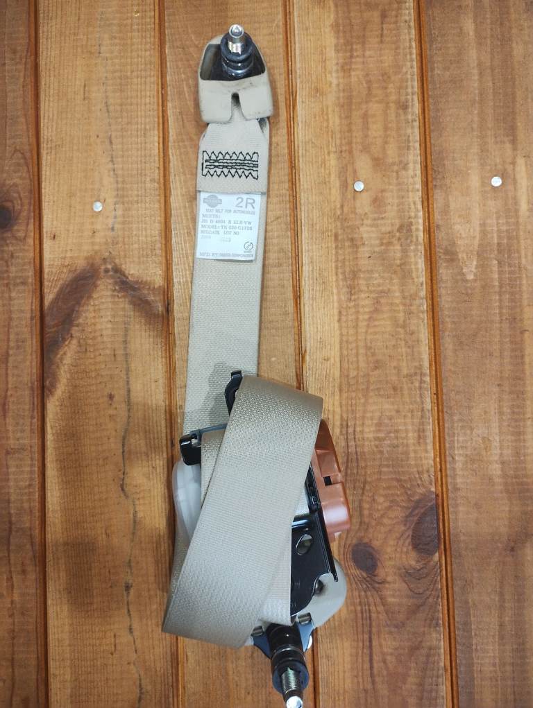 Nissan Elgrand Rear Seatbelt 