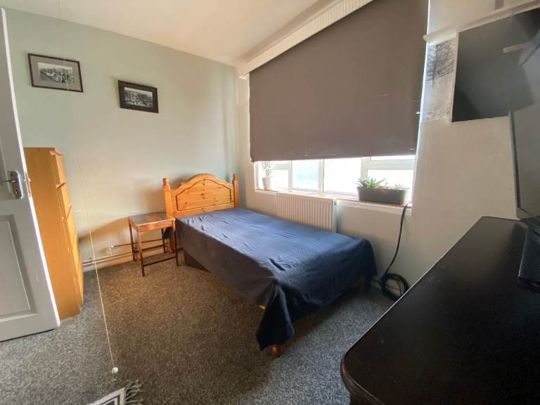 🔑 SPACIOUS DOUBLE ROOM IN MILE END 🔑