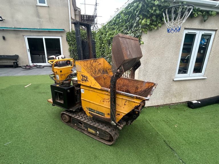 JCB petrol tracked high lift Dumper Td10 in good work in order with front loading bucket 