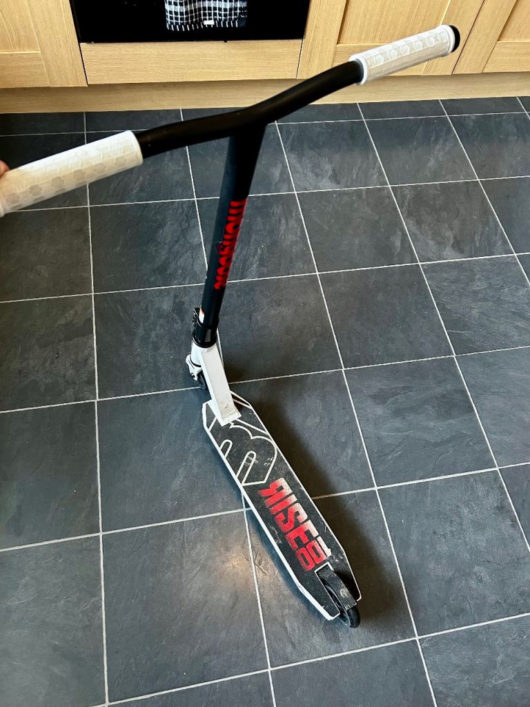 Mongoose Riser Scooter