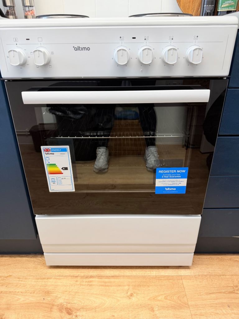 Altimo Freestanding Electric Cooker - White, Brand New