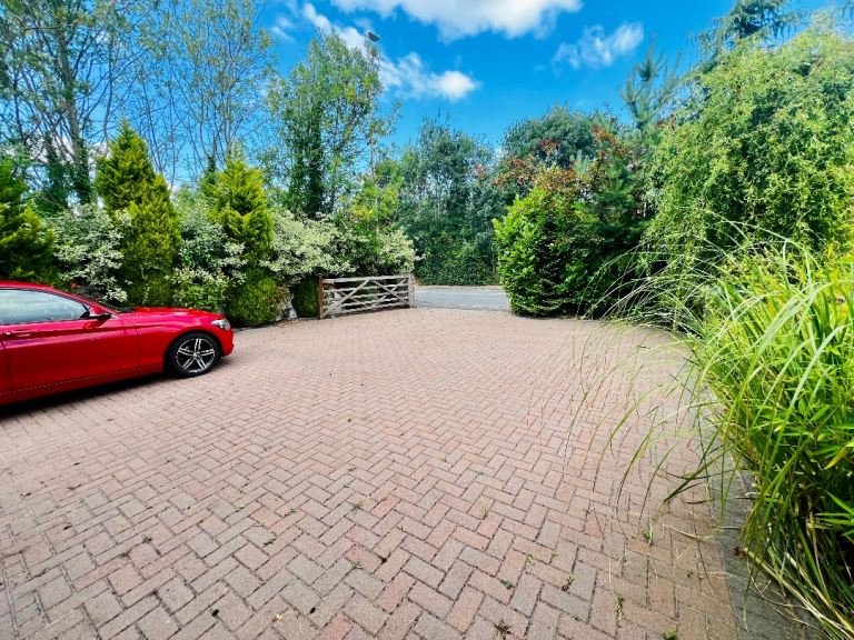 Home Office Available_ Oldbury B692Hu Bills All-In