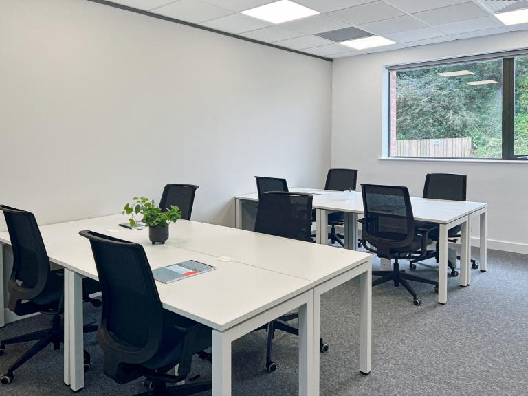 Leamington Spa - CV346TT \ Private Office for Teams of 3