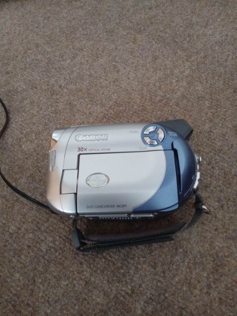 CANON DVD CAMCORDER USED 