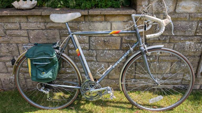 Peugeot Camargue Vintage Road Bike with Pannier Bag – Grey