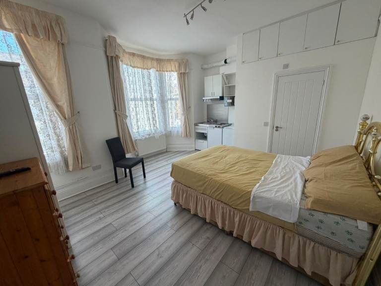  BRAND NEW STUDIO FLAT BERENS ROAD KENSAL RISE NW10 5DU 