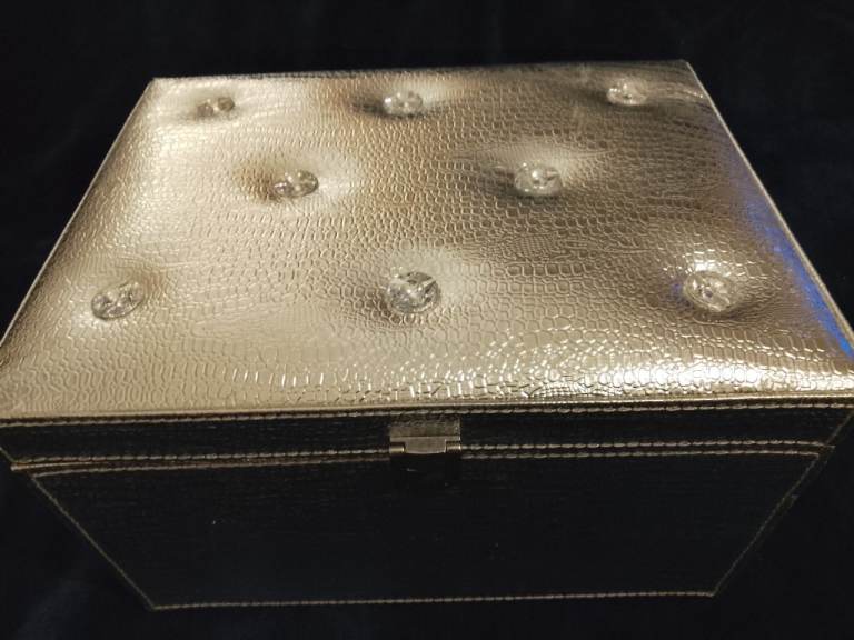 Silver Croc-Effect Storage Box with Crystal Detail – As Good As New